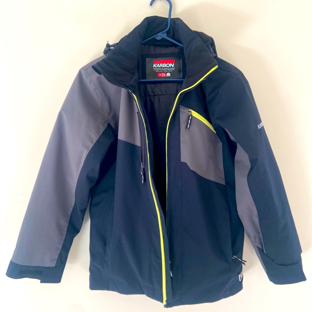 Boys ski jacket.  Matching bib available.  Good condition